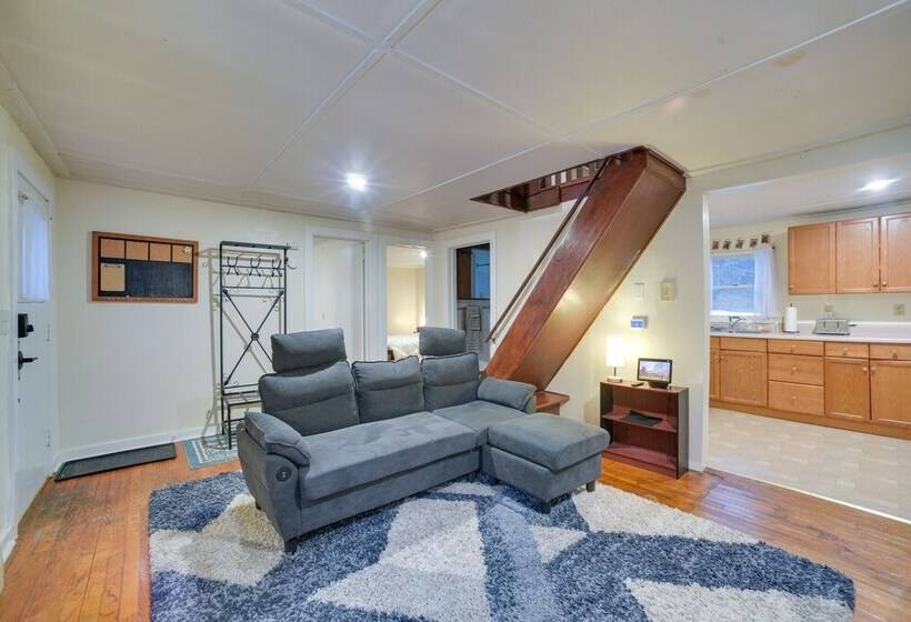 Pet Friendly Upstate New York Vacation Rental!