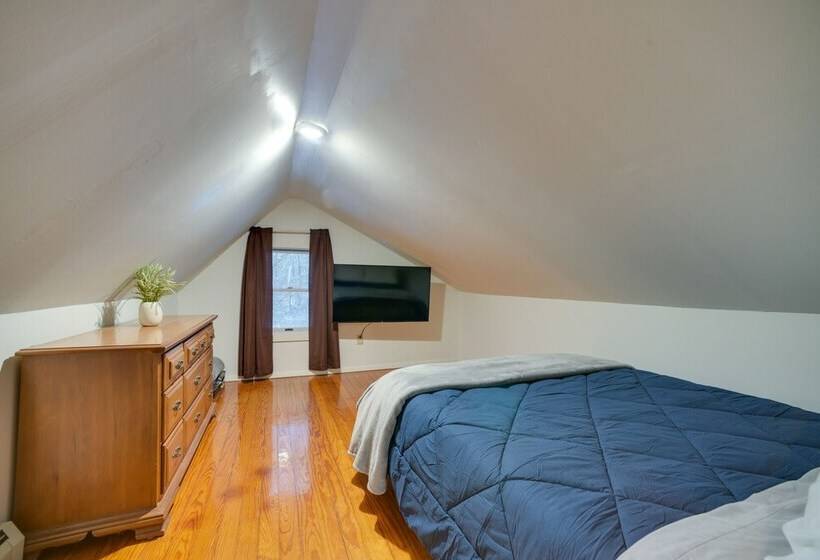 Pet Friendly Upstate New York Vacation Rental!