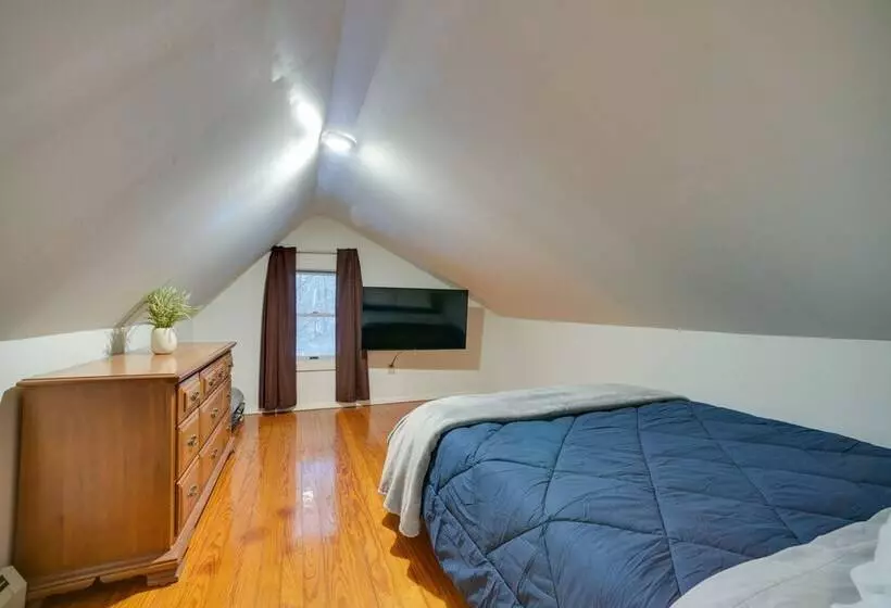 Pet Friendly Upstate New York Vacation Rental!