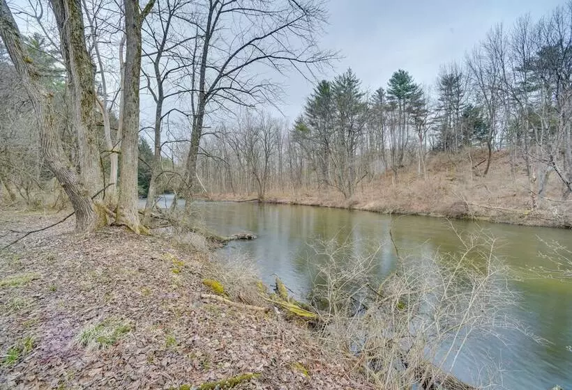 Pet Friendly Upstate New York Vacation Rental!