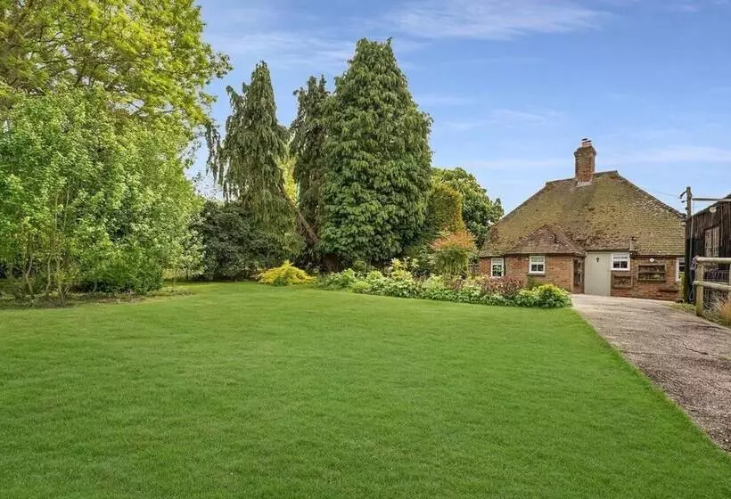 Residenssi Charming, Dog Friendly Countryside Retreat