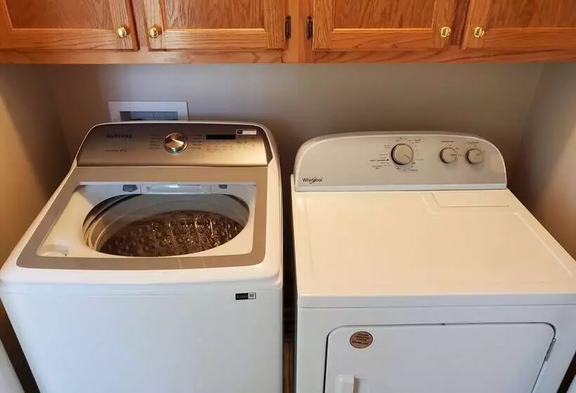 レジデンス The Riverbend House