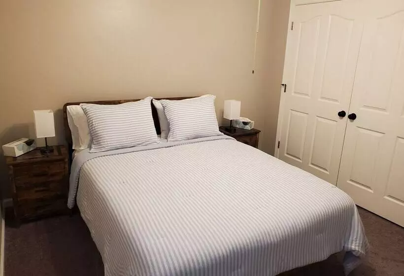 レジデンス The Riverbend House