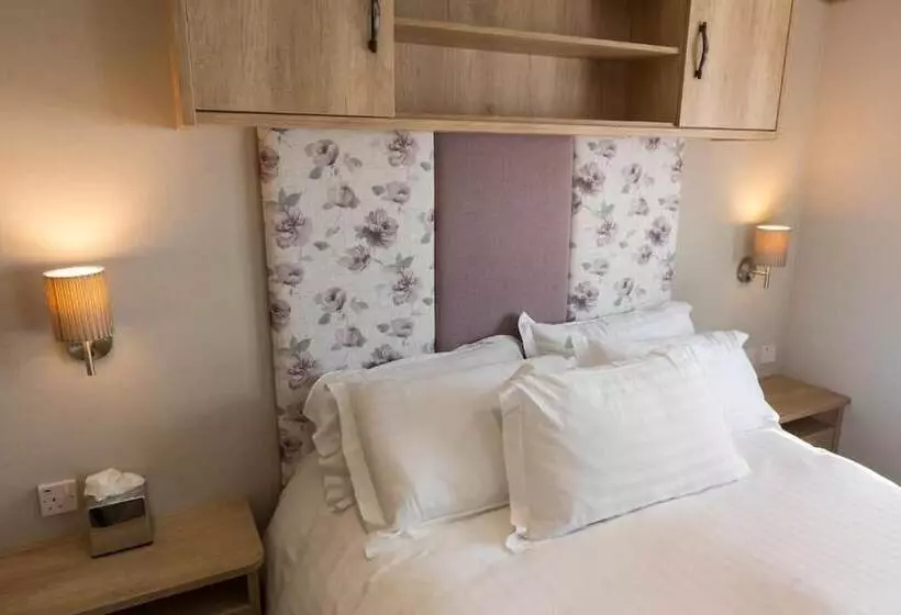 Rosedale Lakeside Lodge