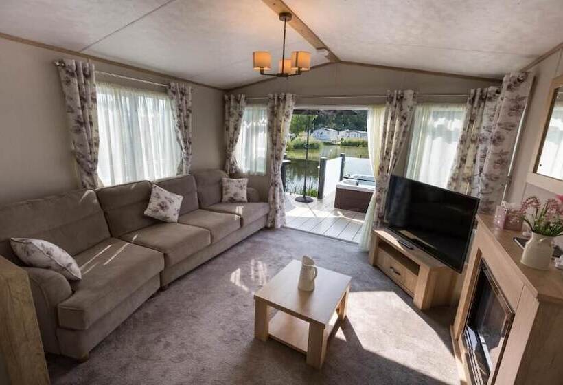 Rosedale Lakeside Lodge