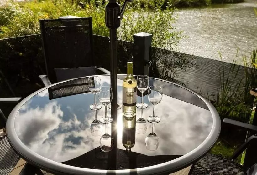 Rosedale Lakeside Lodge