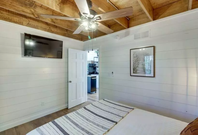 Shirley Treehouse Style Cabin W/ Lake Access!