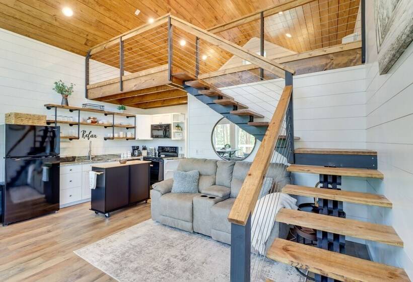 Shirley Treehouse Style Cabin W/ Lake Access!