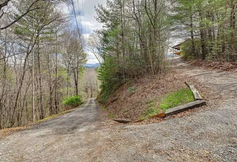 Smoky Mountain Cabin Rental: Game Room, Fire Pit!