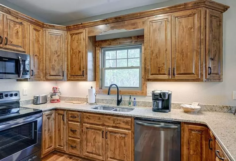 Smoky Mountain Cabin Rental: Game Room, Fire Pit!