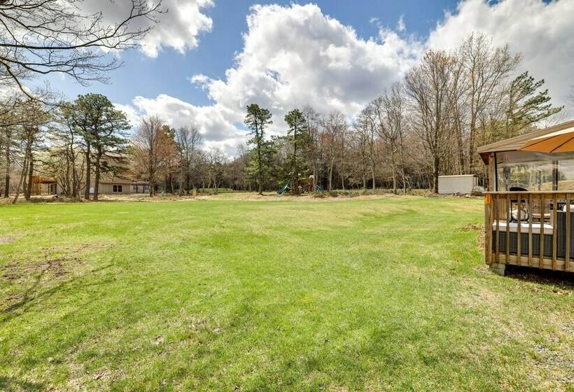 Spacious Albrightsville Home W/ Private Hot Tub!