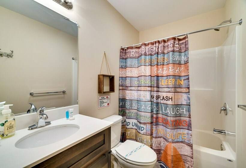 Spacious Albrightsville Home W/ Private Hot Tub!