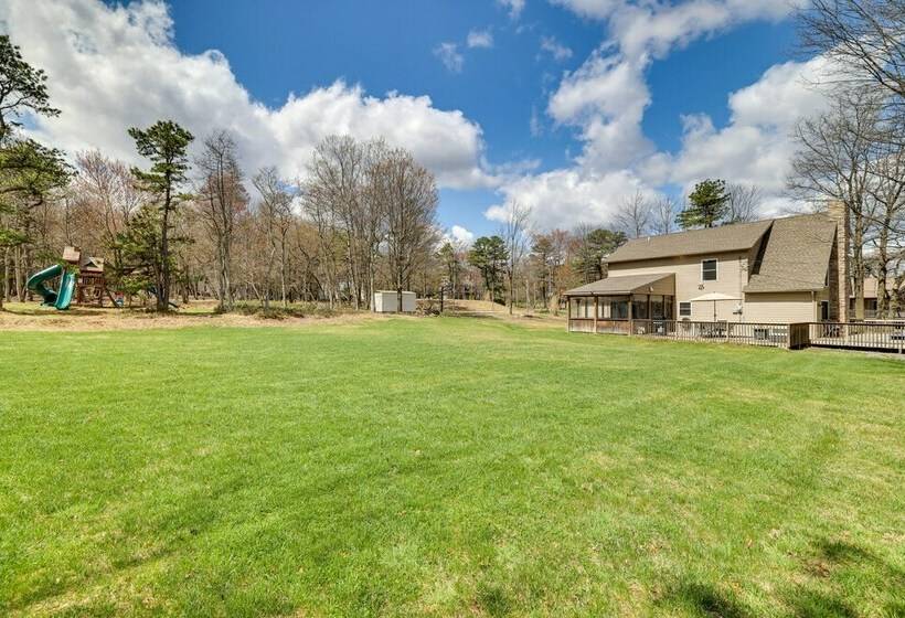 Spacious Albrightsville Home W/ Private Hot Tub!