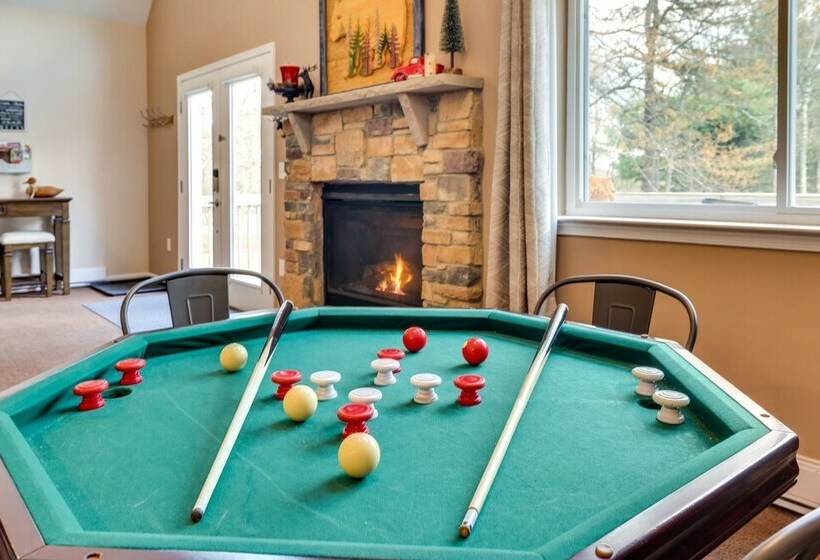 Spacious Albrightsville Home W/ Private Hot Tub!