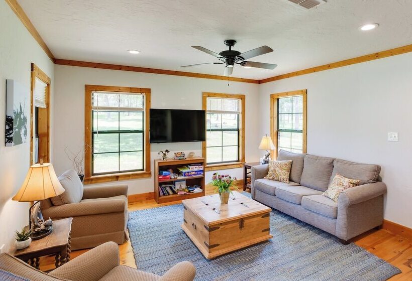 The Bird Cabin Peaceful Refuge In East Texas