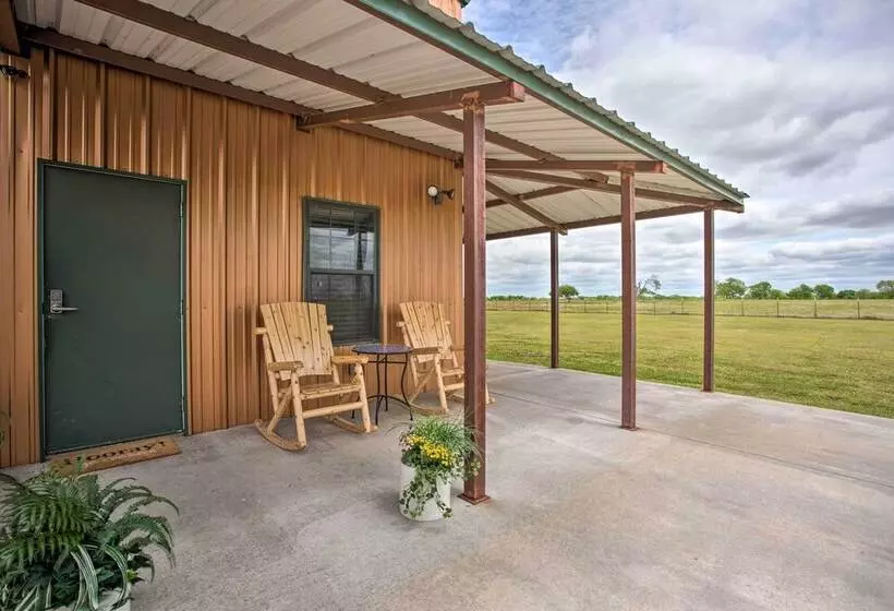 The Copper Roost : Lake Texoma Escape W/ Hot Tub