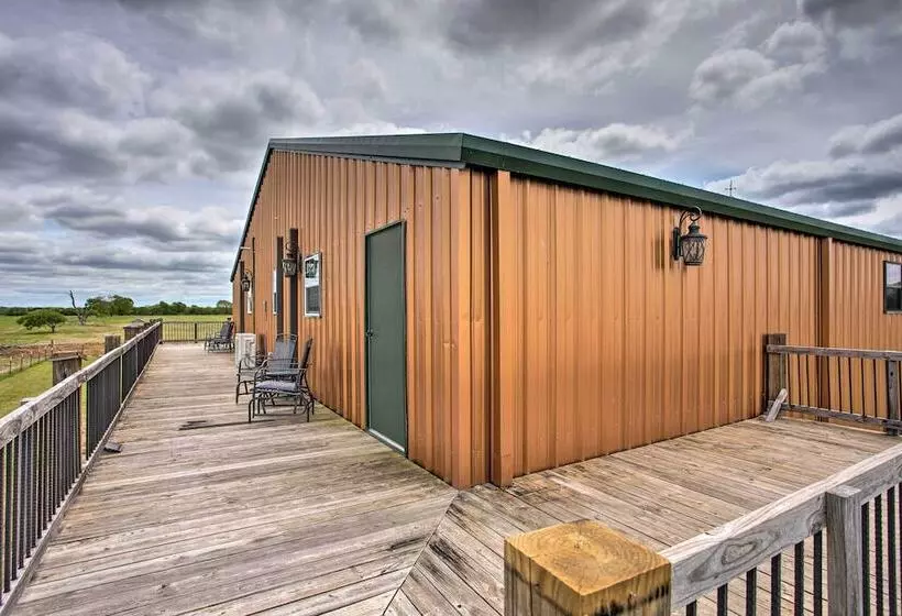 The Copper Roost : Lake Texoma Escape W/ Hot Tub