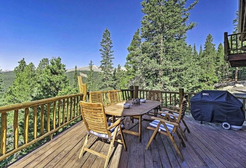 Spacious Fairplay Retreat W/ Hot Tub & Fire Pit!