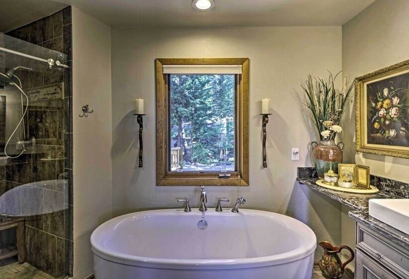 Spacious Fairplay Retreat W/ Hot Tub & Fire Pit!