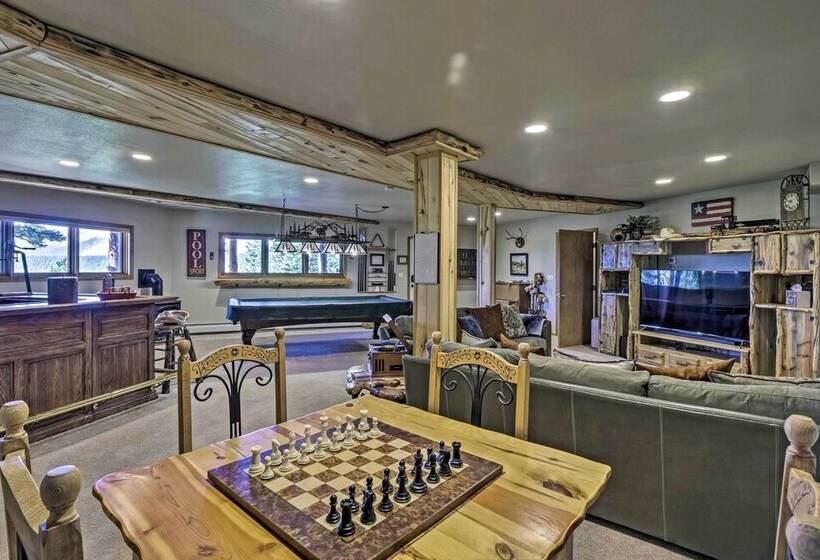 Spacious Fairplay Retreat W/ Hot Tub & Fire Pit!