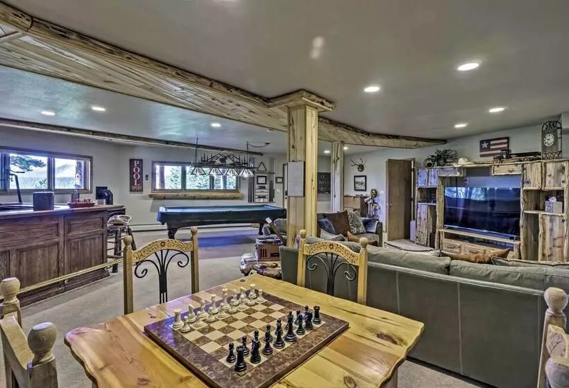 Spacious Fairplay Retreat W/ Hot Tub & Fire Pit!