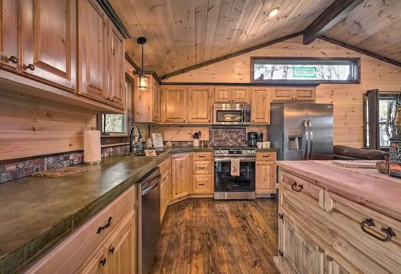 Updated Cabin W/ Fire Pit: 2 Mi To Utv & Hike