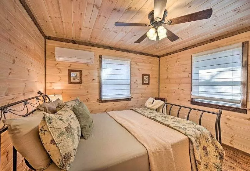 Updated Cabin W/ Fire Pit: 2 Mi To Utv & Hike