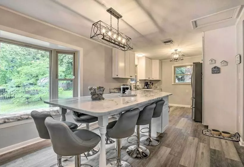 Updated High Point Retreat W/ Pool & Backyard