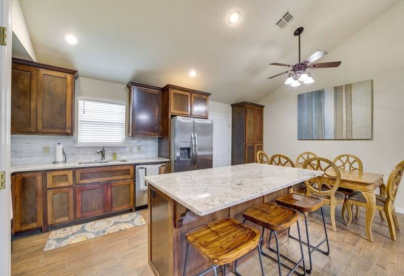 Vian Home Near Tenkiller State Park!