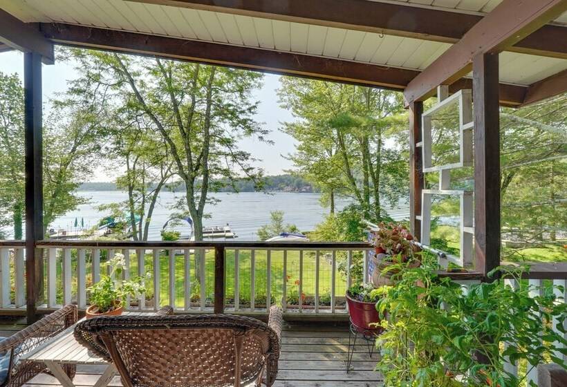 Waterfront White Lake Vacation Rental!