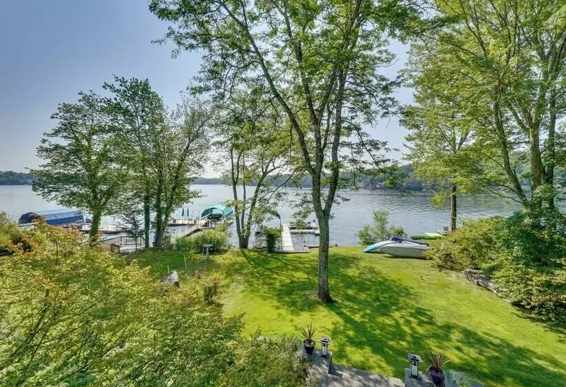 Waterfront White Lake Vacation Rental!