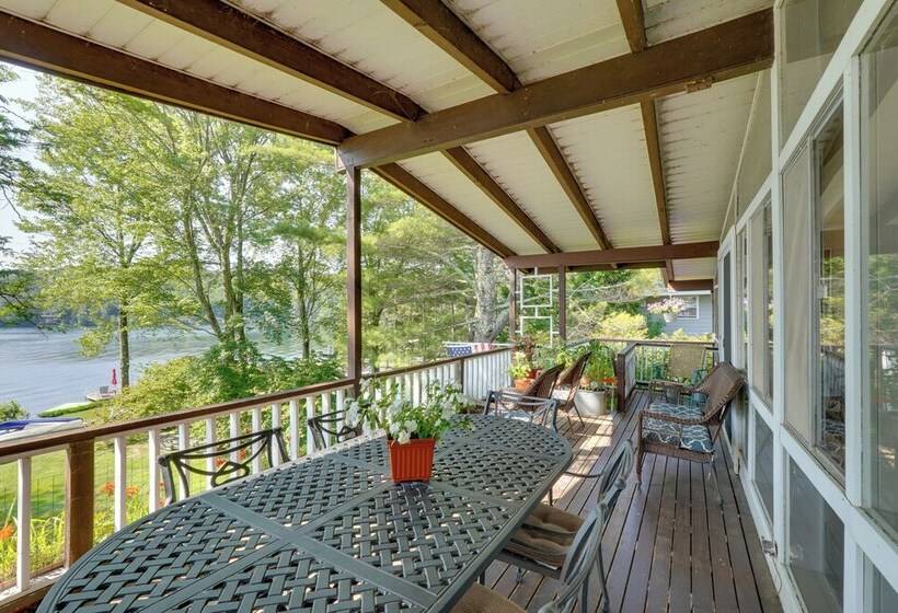 Waterfront White Lake Vacation Rental!