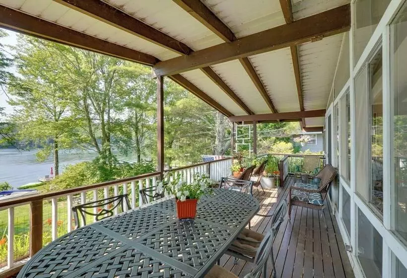 Waterfront White Lake Vacation Rental!
