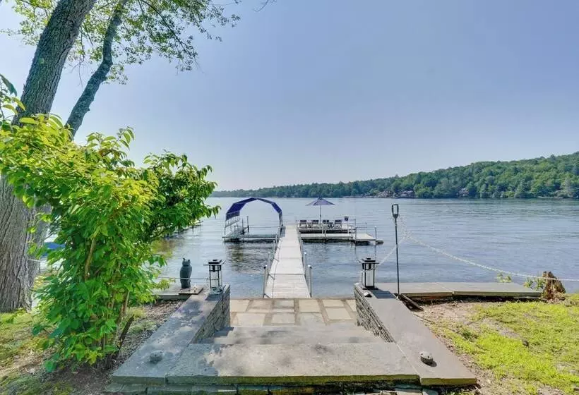 Waterfront White Lake Vacation Rental!