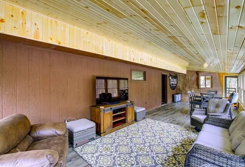 Wisconsin Vacation Rental: 1 Mi To Road America!