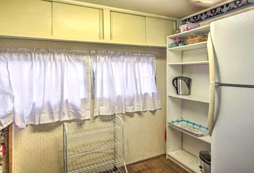 Athens Vintage Fishing Cabin On Elk River!