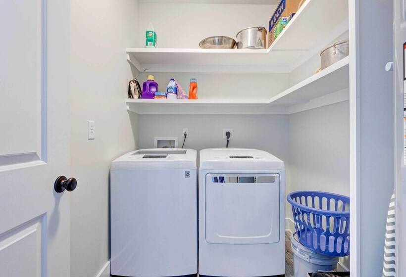 Bayfront Dauphin Island Home W/ Beach Access!