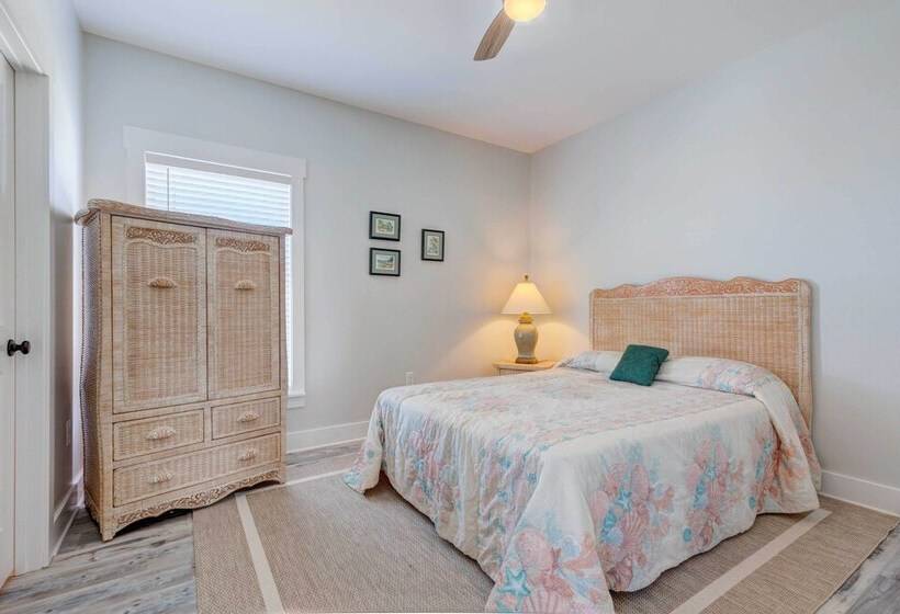 Bayfront Dauphin Island Home W/ Beach Access!