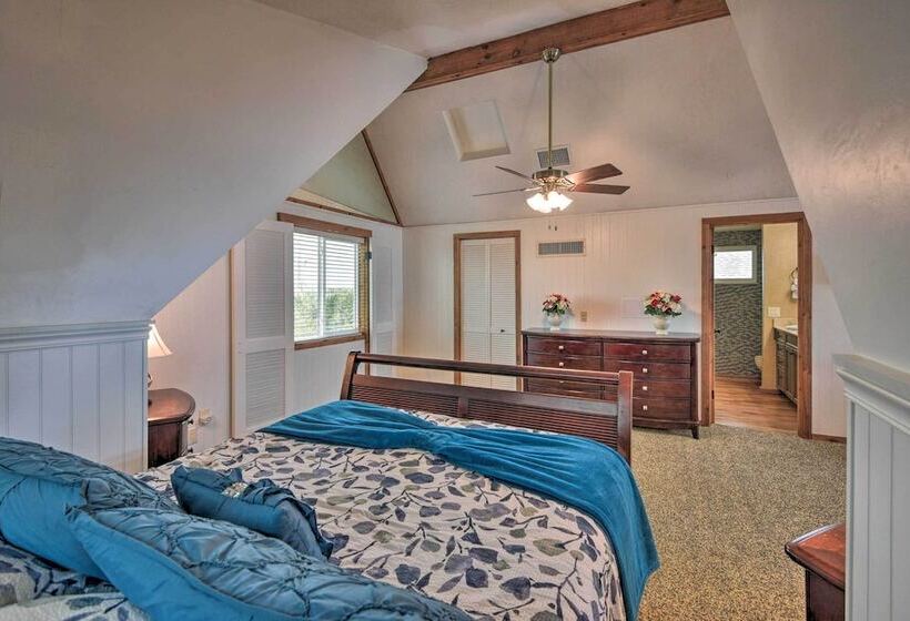 Beachfront Oasis W/ Game Room & Ocean Views!