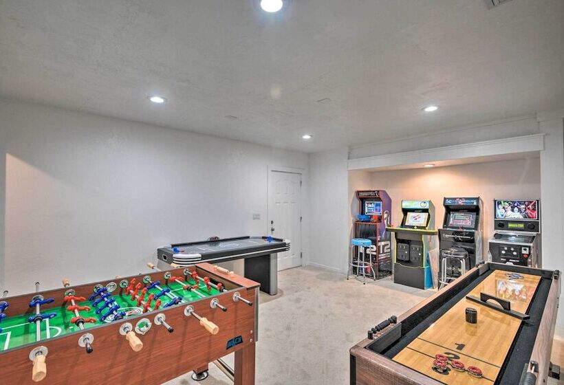 Beachfront Oasis W/ Game Room & Ocean Views!