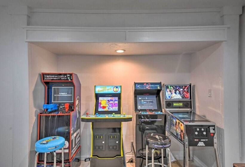 Beachfront Oasis W/ Game Room & Ocean Views!