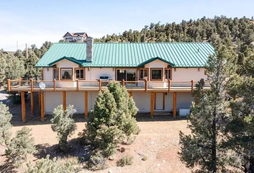 Mountain View Home In Big Bear W/ Wraparound Deck