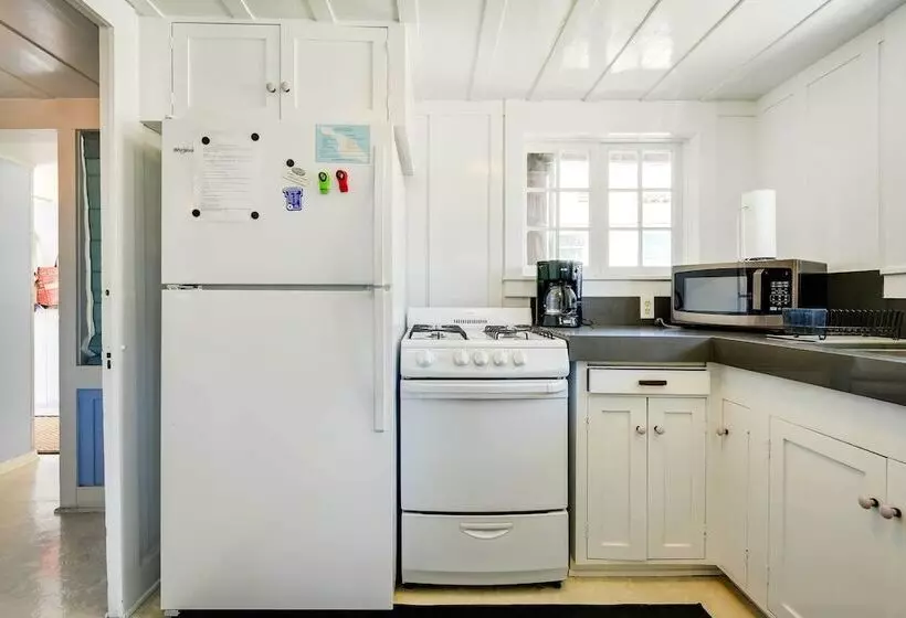 Walk To Beach: Catalina Gem W/ Deck!