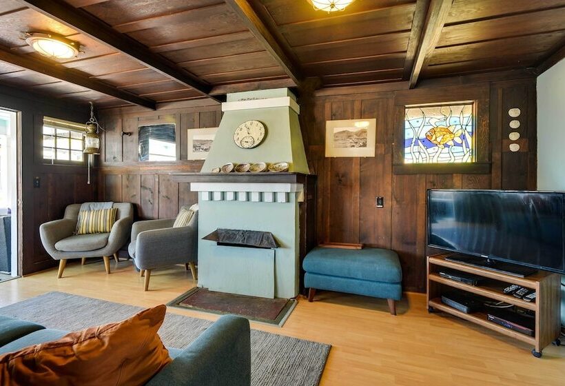 Walk To Beach: Catalina Gem W/ Deck!