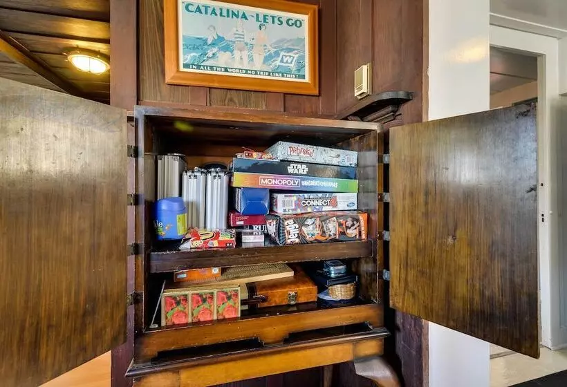 Walk To Beach: Catalina Gem W/ Deck!