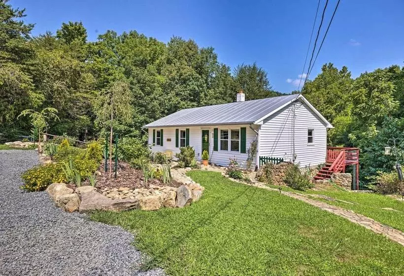 Charming Cottage < 10 Mi To Wineries & Skiing!