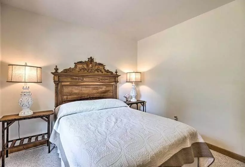 Charming Cottage < 10 Mi To Wineries & Skiing!