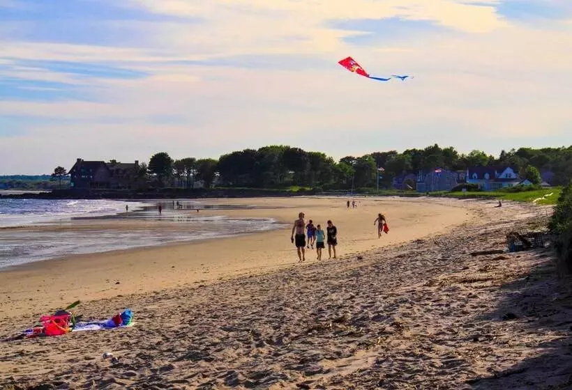 Charming Jacuzzi Suite   Walk To Parson S Beach!