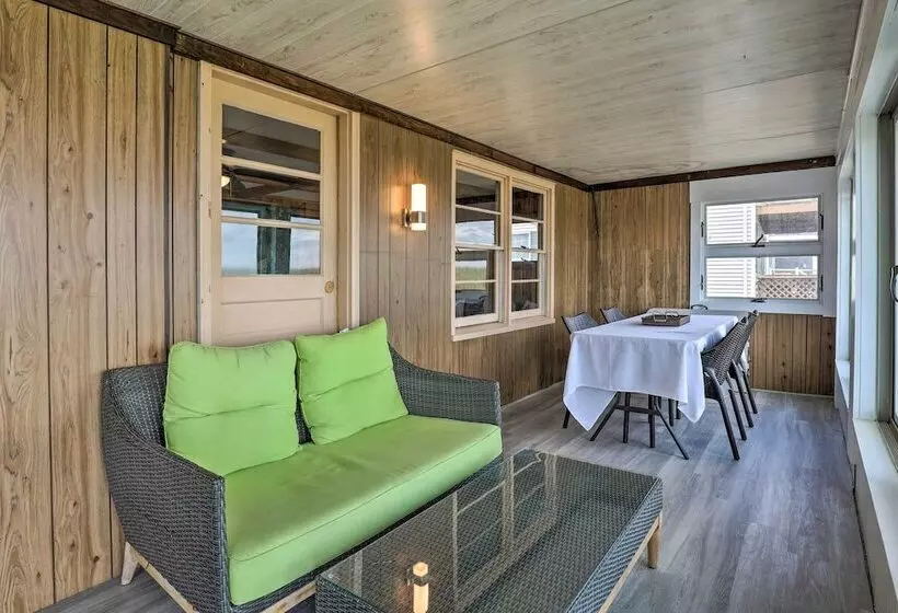 Charming Oceanfront Home On Salisbury Beach