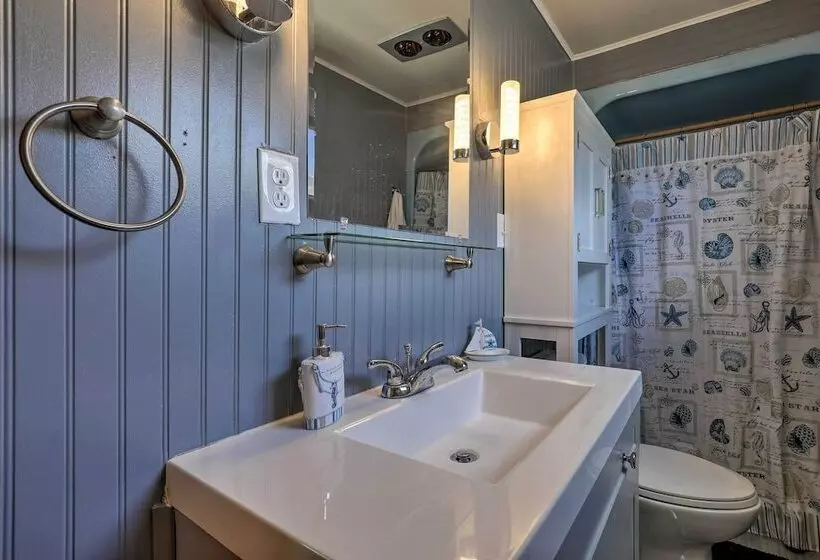 Charming Oceanfront Home On Salisbury Beach